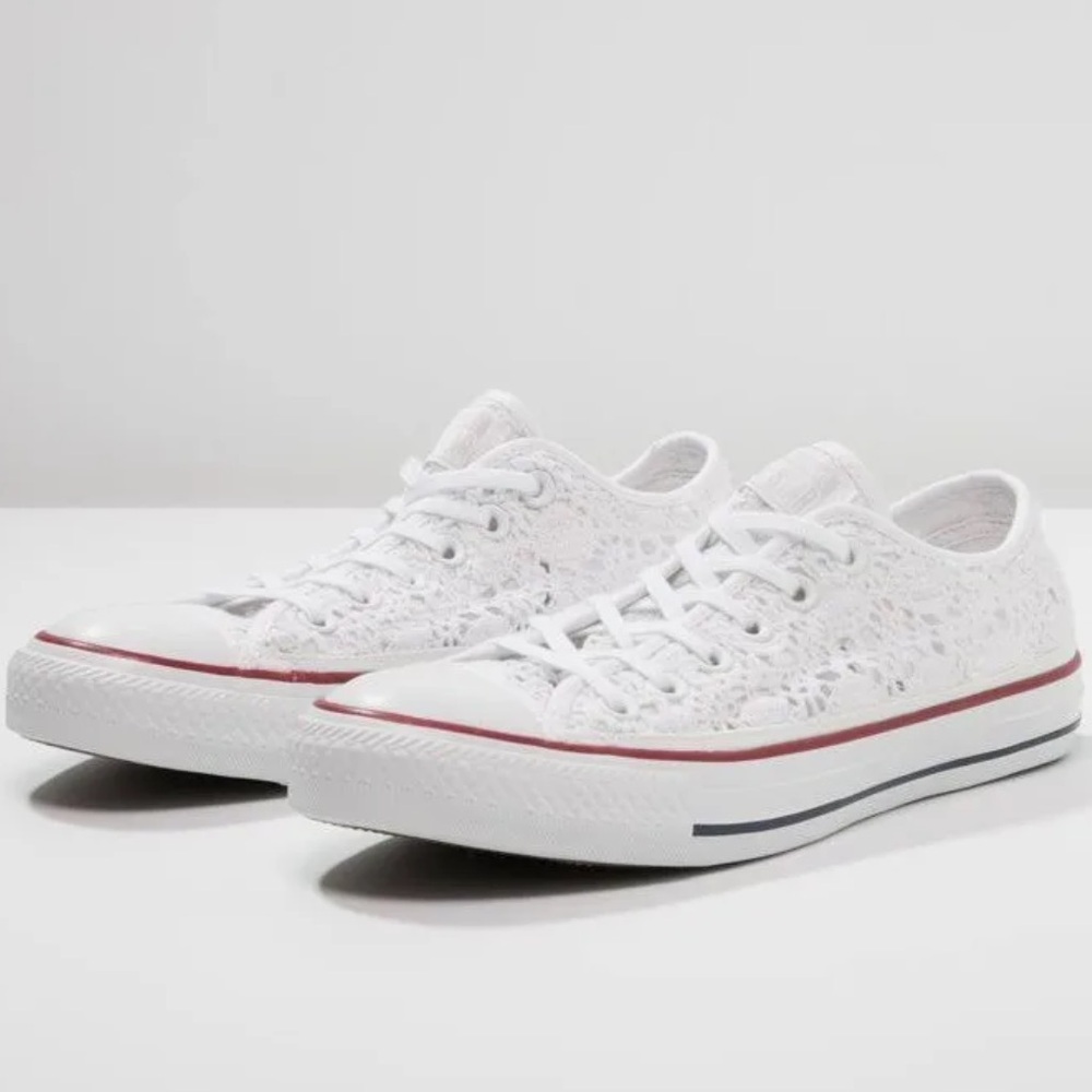RARE 🔥Converse Chuck Taylor All-Star White Crochet Sneakers